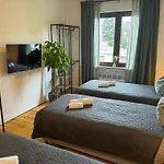 Διαμέρισμα Immostay Mit Garten & Free Parking