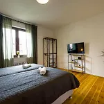 Immostay Mit Garten & Free Parking