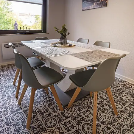 Immostay Mit Garten & Free Parking