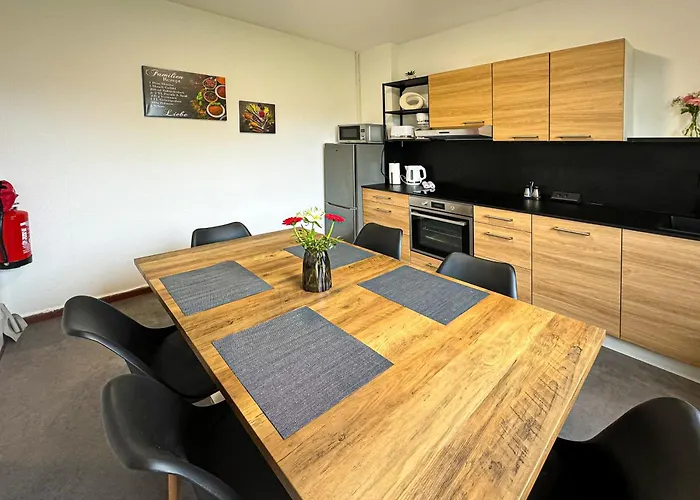 Immostay Mit Garten & Free Parking 公寓